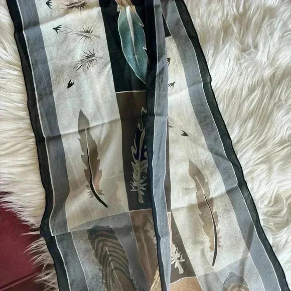 Vintage Feather Print Scarf Wrap - Boho Style - 50” Long - Picture 5 of 6